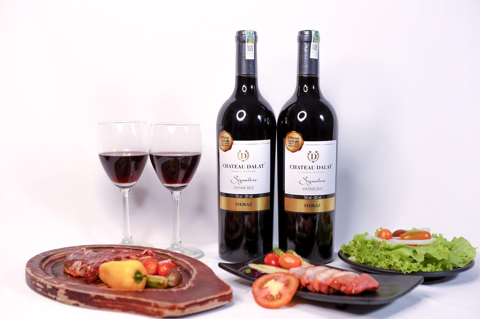 Khám Phá Thế Giới Rượu Vang – Nghệ Thuật Tinh Tế Của Cuộc Sống Hiện Đại